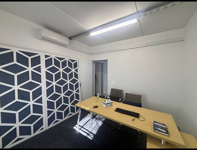 103M² OFFICE TO LET IN FIRGROVE